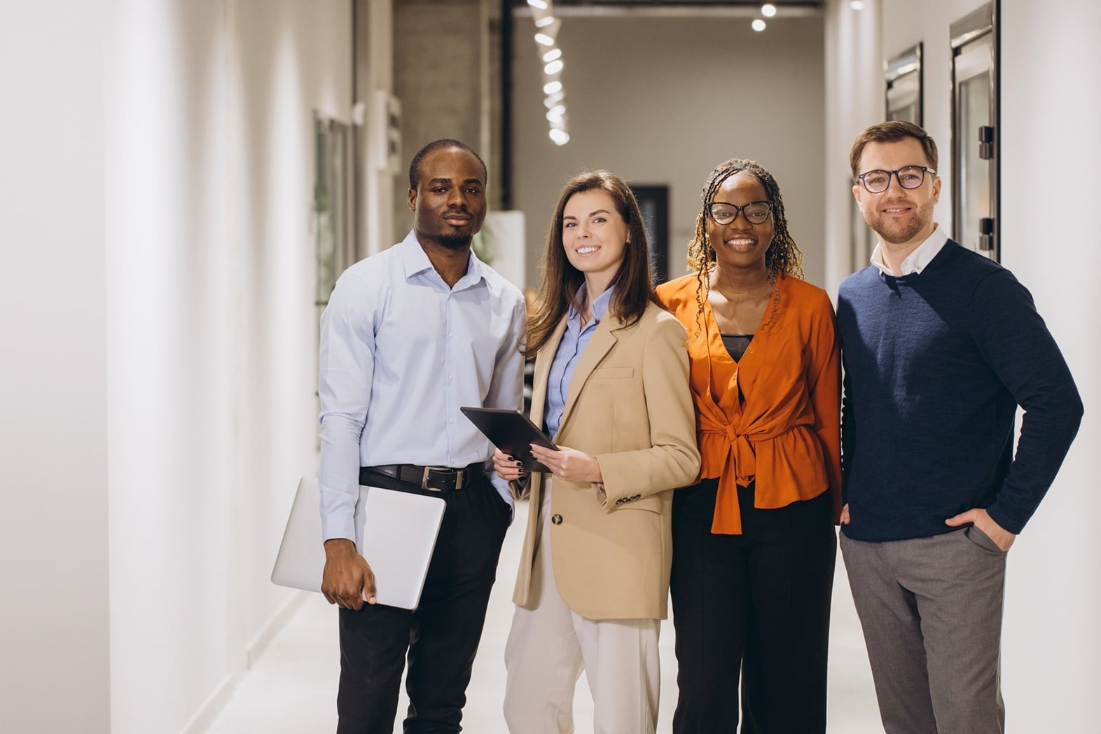 Equipo de trabajo de una oficina