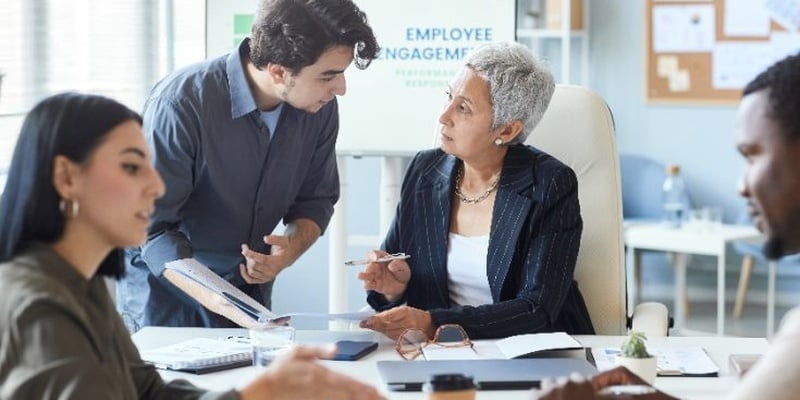 Reunión de equipo de trabajadores